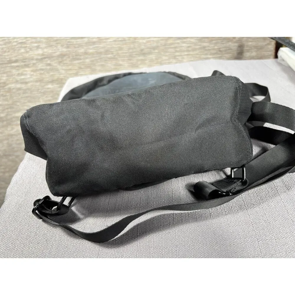 Gymshark Backpack Unisex Medium Black Gym Sports Zip Pockets Adjustable Straps